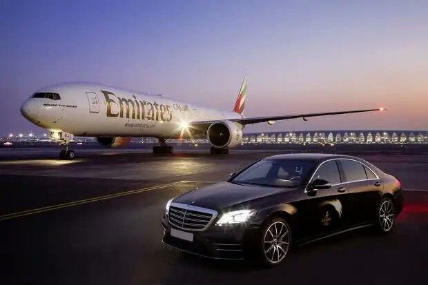 Mercedes-Benz S-Class on airport transfer – Pearson limo service