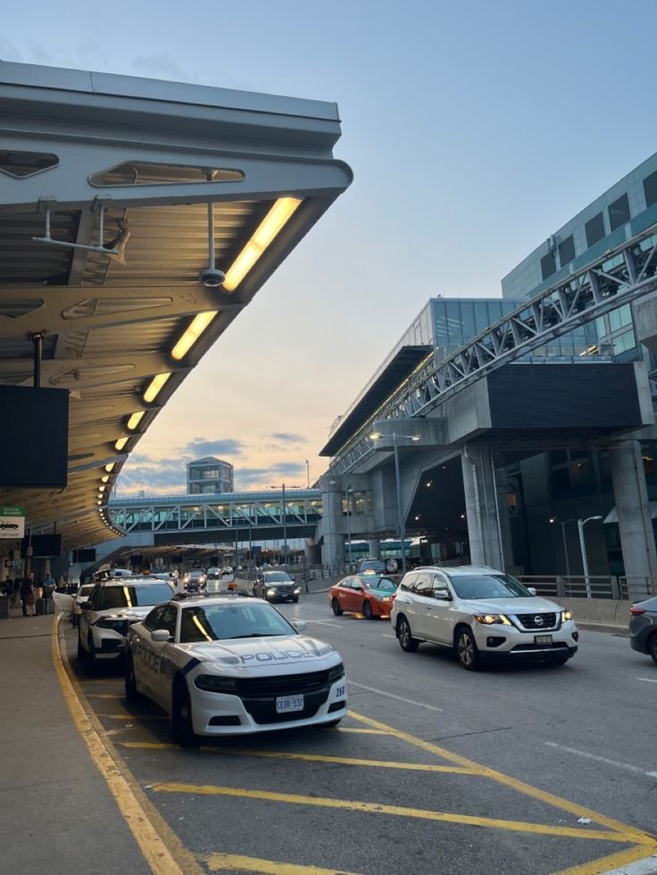 Pre-arranged limo pickup Pearson airport YYZ terminal 1 and 3